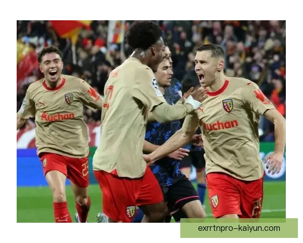 西甲塞维利亚队史欧联王地位持续巩固，球队展现出强大竞争力